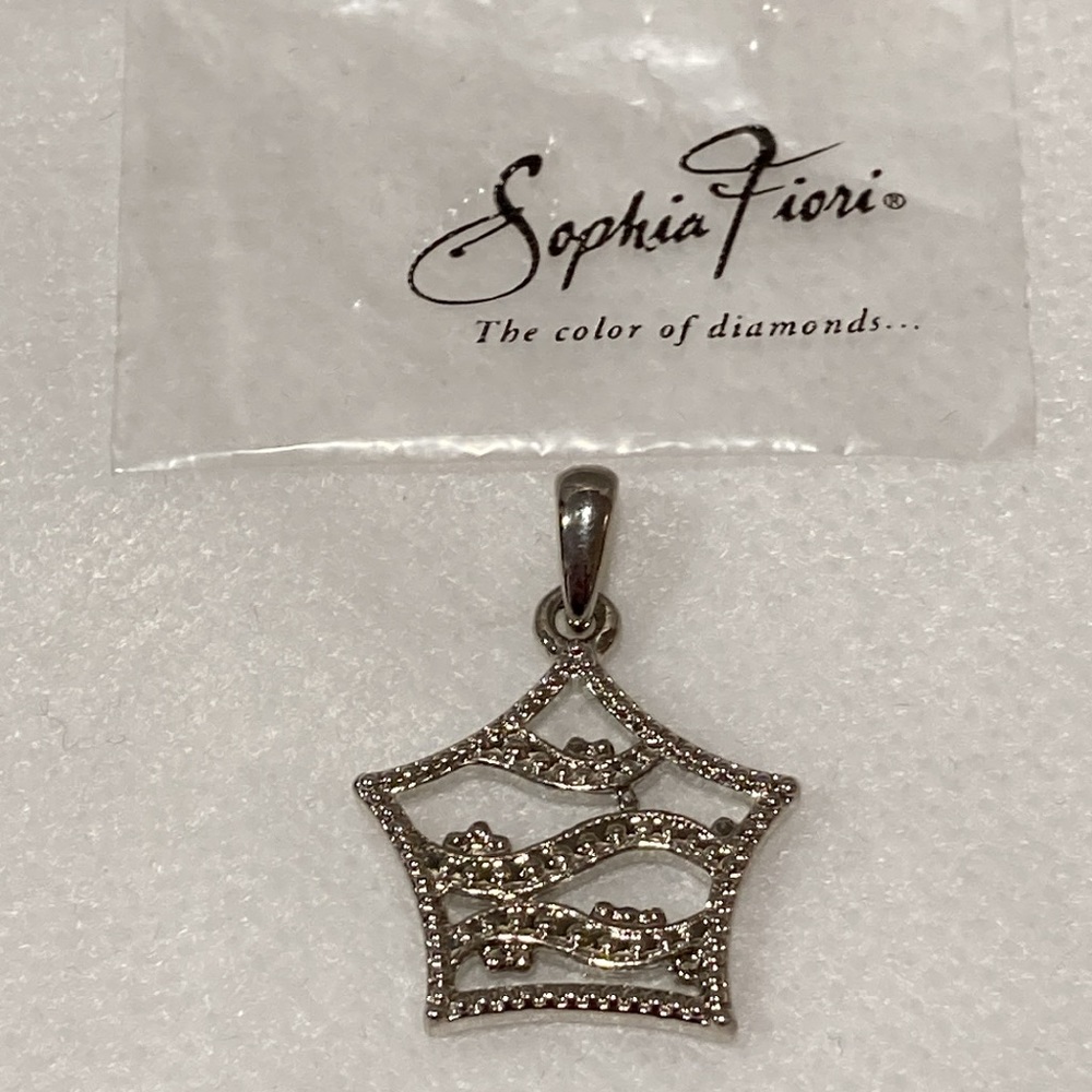 NWOT - Sophia Fiori Silvertone Metal Studded Star Necklace Pendant Charm